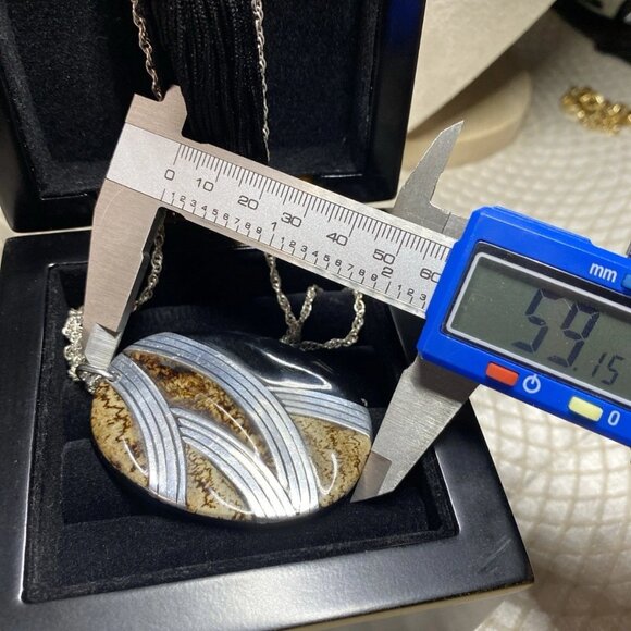 Sterling Silver 925 Necklace with Large Modern Resin Pendant - Picture 4 of 11